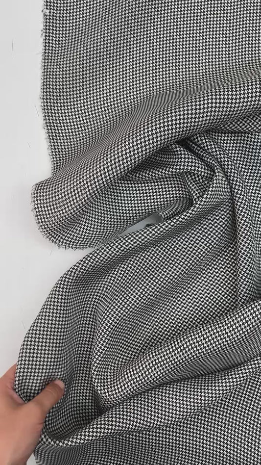 Italian dress and blouse fabric | 58% silk | 42% viscose | 95 g/m² | 147 cm