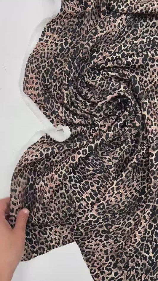 Itali kangas leopardimustriga | Polüester 98% Elastaan 2% | 145 cm