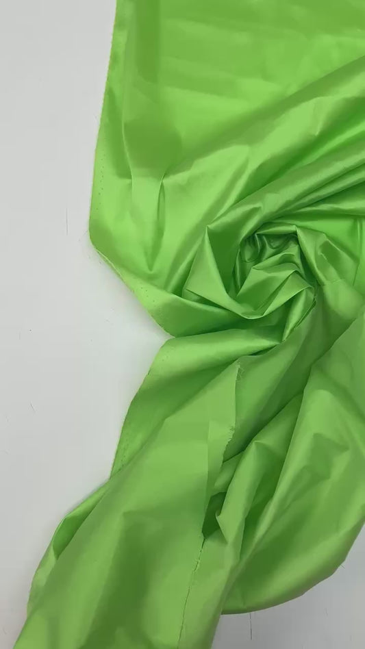 Silk satin - kiwi tone 70 g/m²