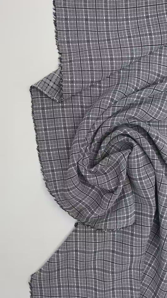 Italienischer Stoff aus 100 % Baumwolle in Grau mit Karomuster, 195 g/m²