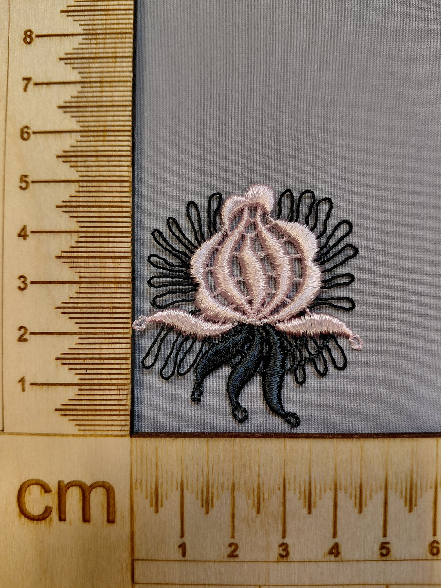 Ielāps/uzšuve  5 x 5 cm