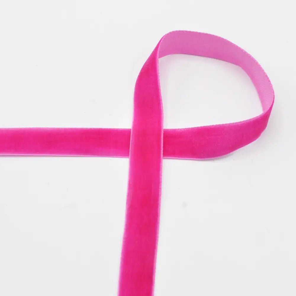 Attēls ar Samta lente 15 mm - fuksija – pieejams Šarlotes audumi