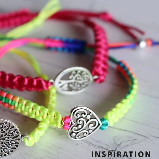 Attēls ar Satīna aukliņa Ø1 mm (30m rullis)|dažādu toņu – pieejams Šarlotes audumi