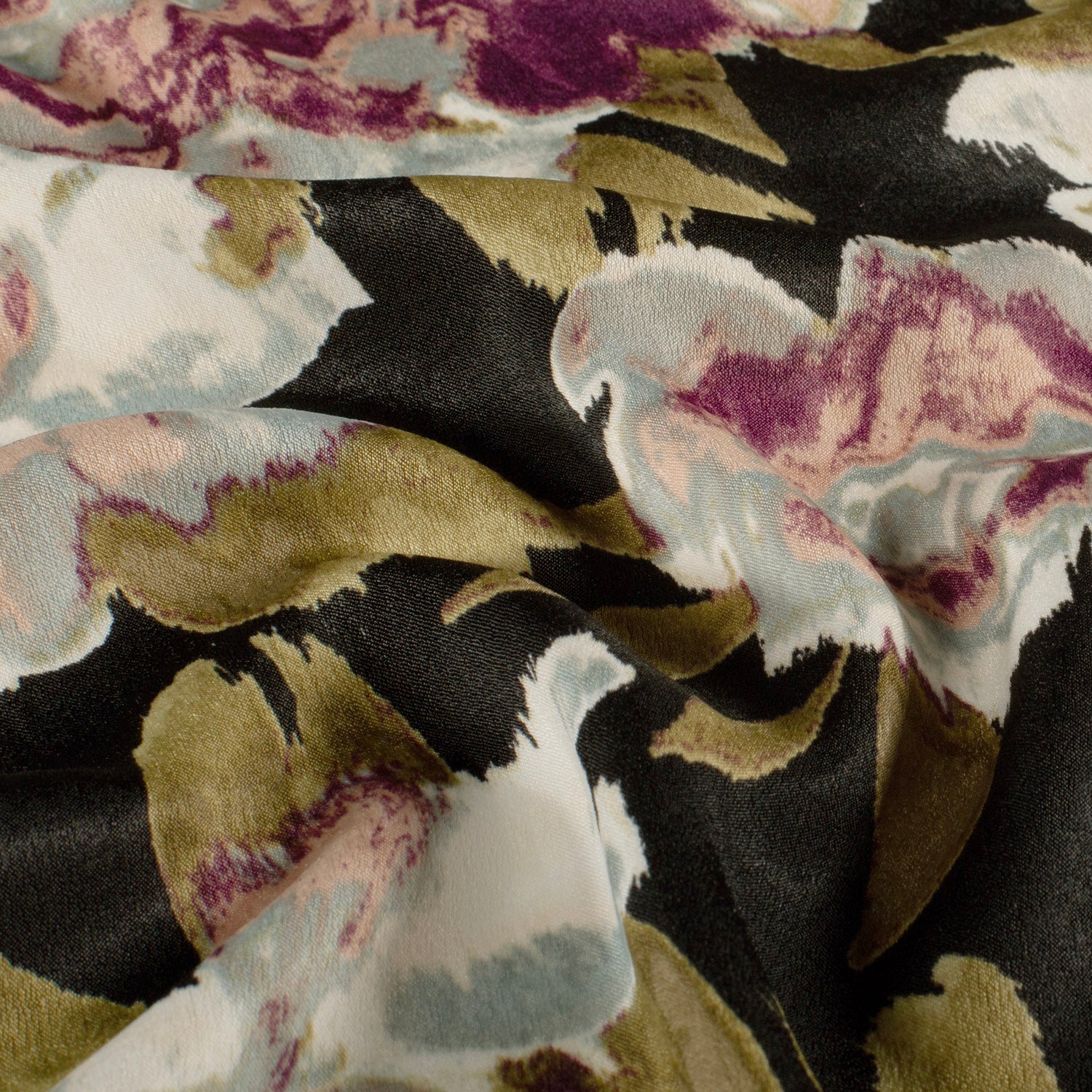 Attēls ar Satīns - puķes 110 g/m² – pieejams Šarlotes audumi