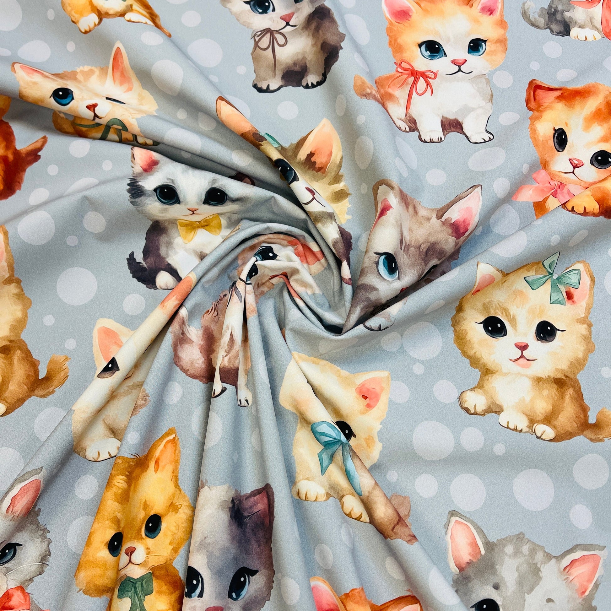 Attēls ar Softshell audums - kaķi 300 g/m² – pieejams Šarlotes audumi