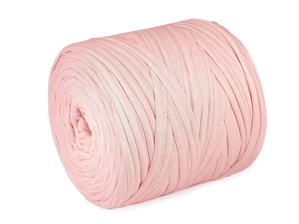 Image d’un T-shirt | Fil spaghetti - 700g / 120m – disponible chez Charlotte tissus