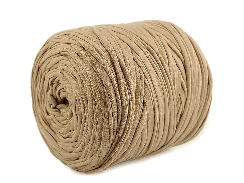 Attēls ar T - kreklu | Spageti dzijas - 700g / 120m – pieejams Šarlotes audumi