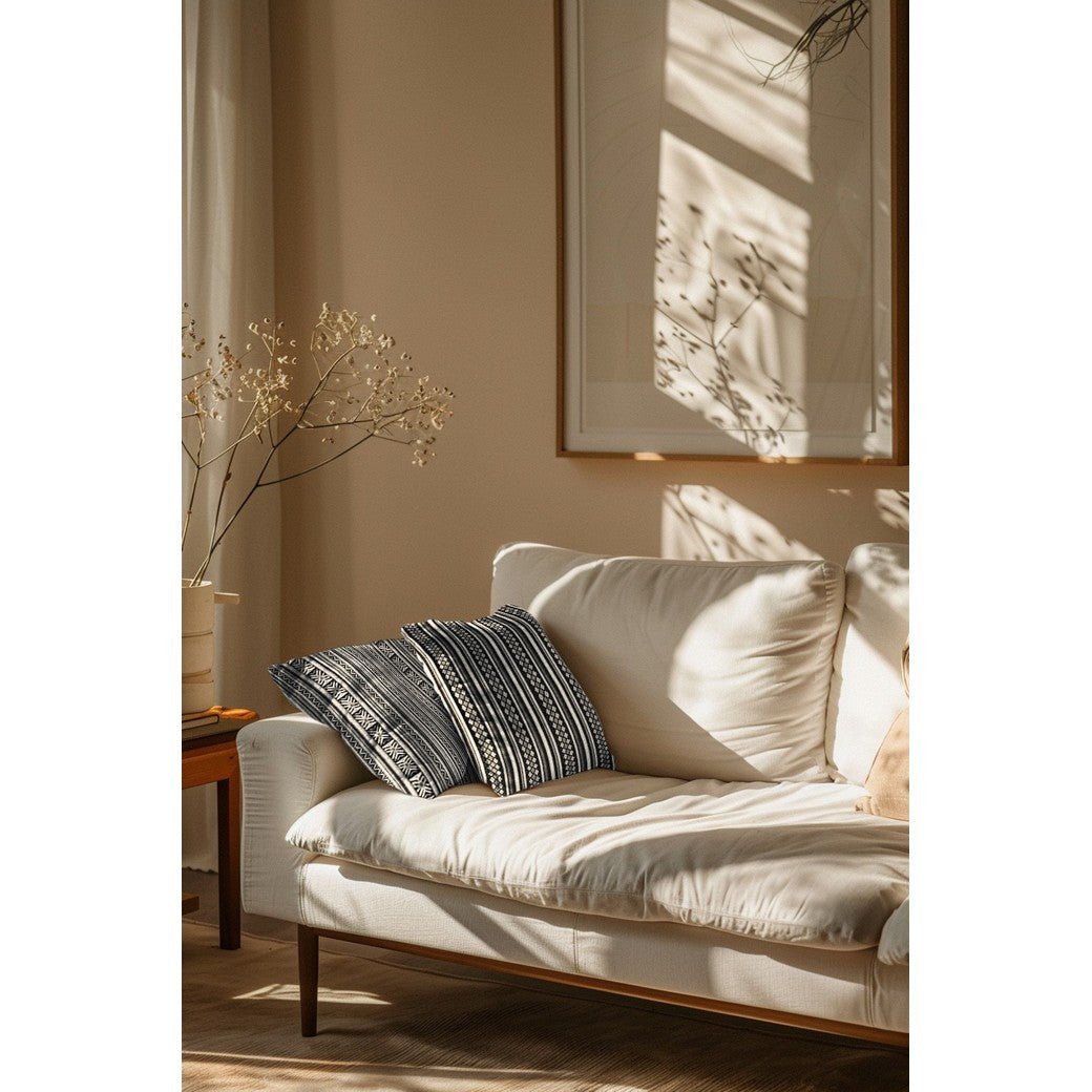 Attēls ar Tautiska raksta audums - melnbalts abstrakts raksts 315 g/m² – pieejams Šarlotes audumi