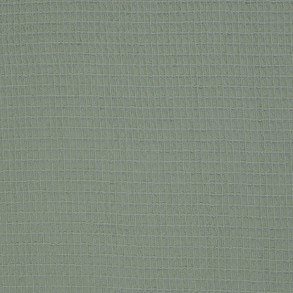 Image de tissu gaufré vert grisâtre 230 g/m², disponible chez Šarlotes audumi