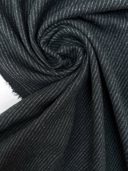 Vilnas audums - melns ar smalku svītriņu 240 g/m²