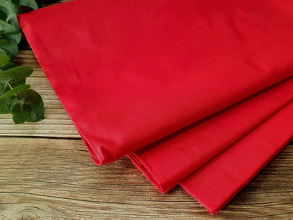 Tissu 100 % coton rouge 125 g/m²