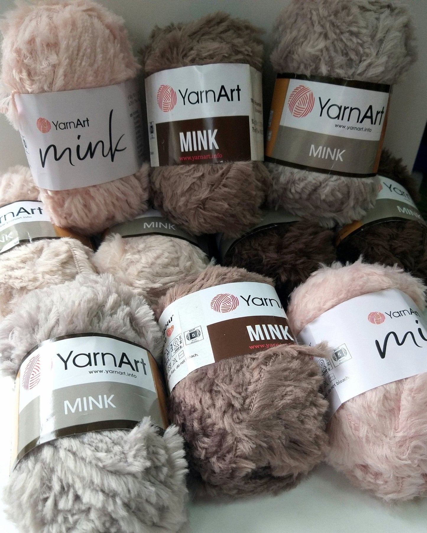 Dzija Yarn Art MINK-maigi pelēka 75m 50g #334